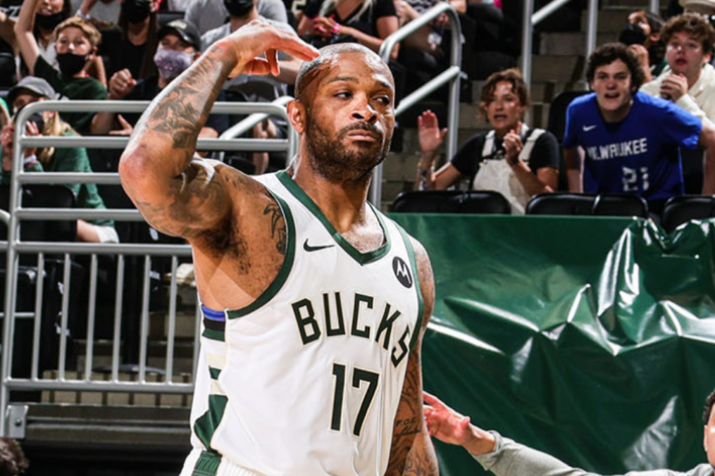 蒂姆在雄鹿比赛中问鼎冠军,高光表现引发热议!(雄鹿总冠军是和谁打的) 蒂姆在雄鹿比赛中问鼎冠军,高光表现引发热议!(雄鹿总冠军是和谁打的)