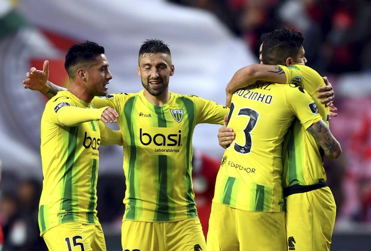 赛地聚焦——葡超冲刺阶段热度飙升,波尔图门线救险,气氛紧张,球队文化再被提及的简单介绍 赛地聚焦——葡超冲刺阶段热度飙升,波尔图门线救险,气氛紧张,球队文化再被提及的简单介绍